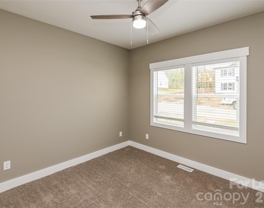 154 Mckinnon Avenue Ne - Photo Thumbnail 8