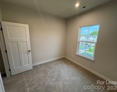 1814 Aspire Street - Photo Thumbnail 13