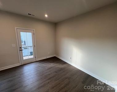 1814 Aspire Street - Photo Thumbnail 8