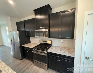 1814 Aspire Street - Photo Thumbnail 5