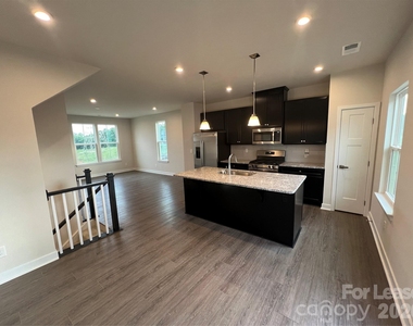 1814 Aspire Street - Photo Thumbnail 4