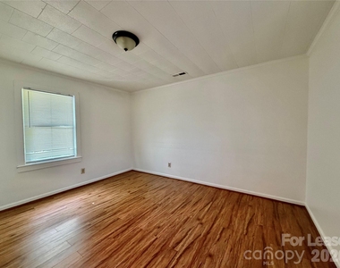 535 Pearl Street - Photo Thumbnail 11