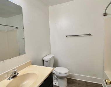 535 Pearl Street - Photo Thumbnail 9