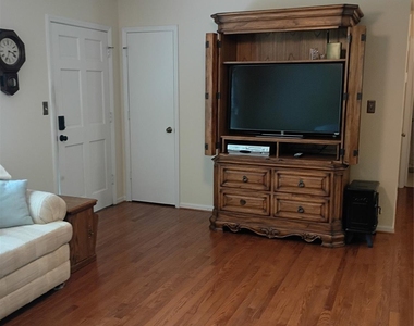 5912 Mcgregor Drive - Photo Thumbnail 5