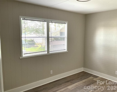 6950 Ingleside Drive - Photo Thumbnail 9