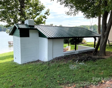 6950 Ingleside Drive - Photo Thumbnail 11