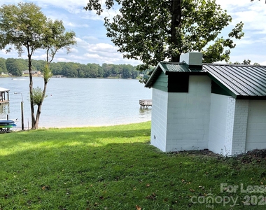 6950 Ingleside Drive - Photo Thumbnail 2