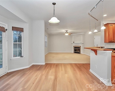 10938 Sedgemoor Lane - Photo Thumbnail 10