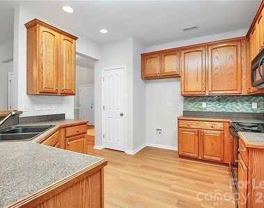 10938 Sedgemoor Lane - Photo Thumbnail 14