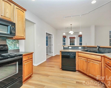 10938 Sedgemoor Lane - Photo Thumbnail 12