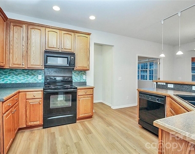 10938 Sedgemoor Lane - Photo Thumbnail 11