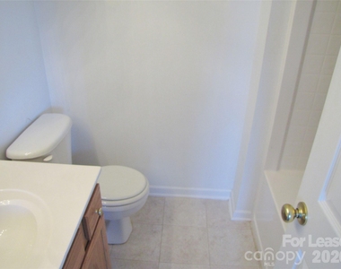 2910 Bridgeville Lane - Photo Thumbnail 5