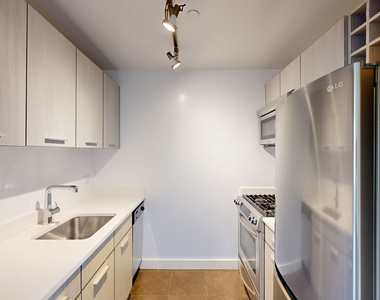 808 Columbus Ave - Photo Thumbnail 1