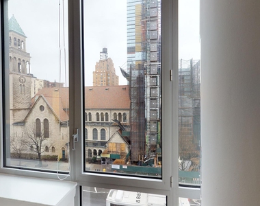 801 Amsterdam Ave - Photo Thumbnail 3