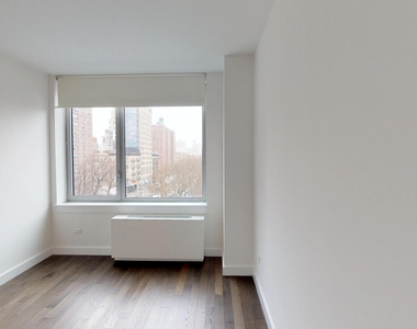 801 Amsterdam Ave - Photo Thumbnail 4