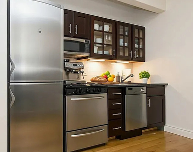 323 East 78th Street - Photo Thumbnail 1