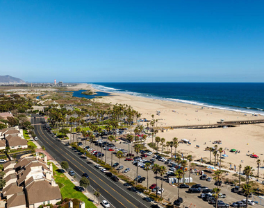 304 E Surfside Drive - Photo Thumbnail 23