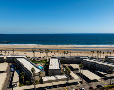 304 E Surfside Drive - Photo Thumbnail 21
