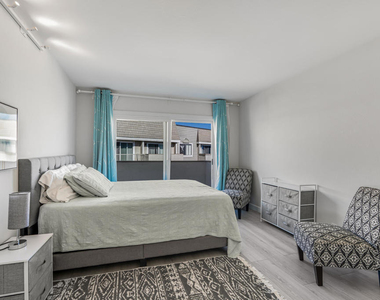 304 E Surfside Drive - Photo Thumbnail 14