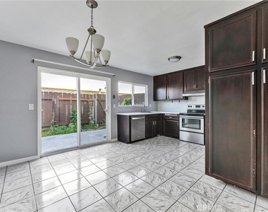 5372 Clairemont Mesa Blvd - Photo Thumbnail 7