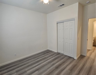 710 E. Whittier Ave - Photo Thumbnail 12