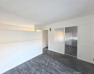 6018 Hazelhurst - Photo Thumbnail 8