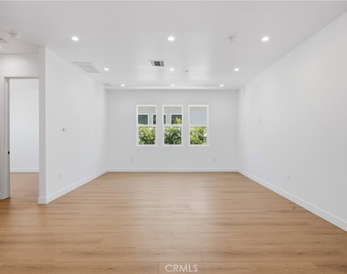 7645 Melvin Avenue - Photo Thumbnail 3