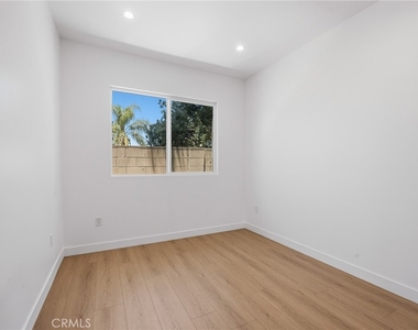7645 Melvin Avenue - Photo Thumbnail 10
