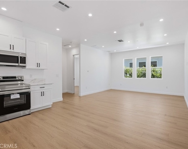 7645 Melvin Avenue - Photo Thumbnail 2