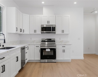 7645 Melvin Avenue - Photo Thumbnail 7