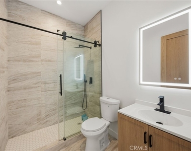 7645 Melvin Avenue - Photo Thumbnail 11
