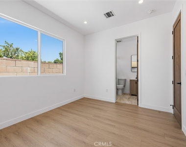 7649 Melvin Avenue - Photo Thumbnail 11