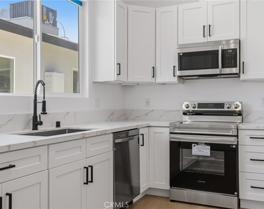 7649 Melvin Avenue - Photo Thumbnail 7