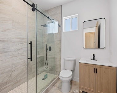 7647 1/2 Melvin Avenue - Photo Thumbnail 11