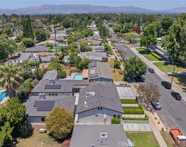 7647 1/2 Melvin Avenue - Photo Thumbnail 2