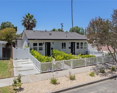 7647 1/2 Melvin Avenue - Photo Thumbnail 4