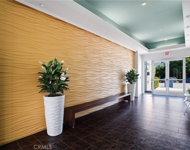 12837 Moorpark Street - Photo Thumbnail 21