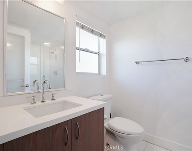 12837 Moorpark Street - Photo Thumbnail 18