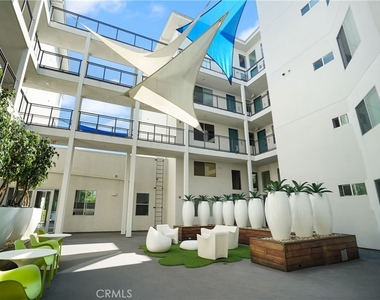 12837 Moorpark Street - Photo Thumbnail 28