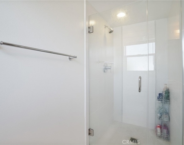 12837 Moorpark Street - Photo Thumbnail 19