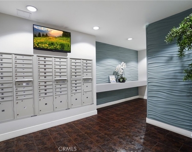 12837 Moorpark Street - Photo Thumbnail 32
