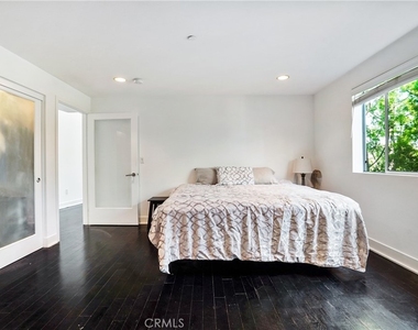 12837 Moorpark Street - Photo Thumbnail 12