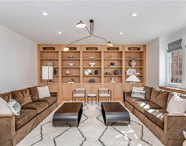 4550 Encino Avenue - Photo Thumbnail 6