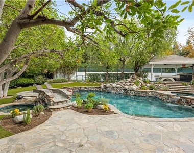 4550 Encino Avenue - Photo Thumbnail 22