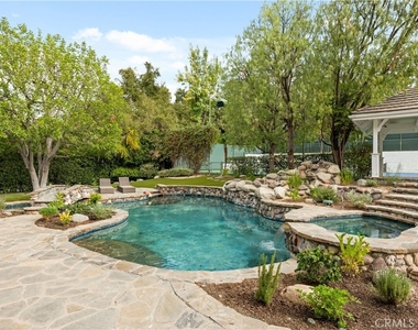 4550 Encino Avenue - Photo Thumbnail 21