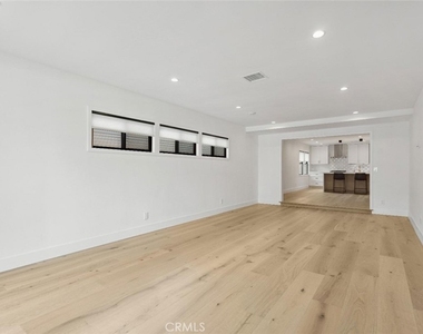 13355 Debby St - Photo Thumbnail 6