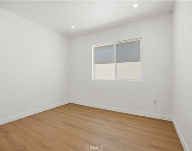 7647 Melvin Avenue - Photo Thumbnail 18