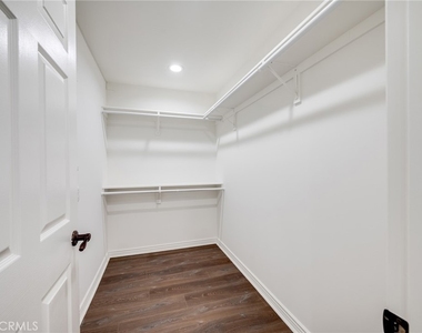 7126 Atheling Way - Photo Thumbnail 13