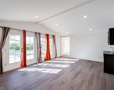 7126 Atheling Way - Photo Thumbnail 7
