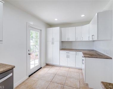 7126 Atheling Way - Photo Thumbnail 4